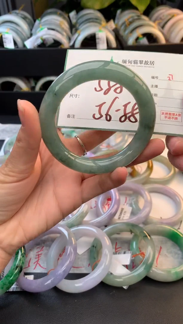 未镶嵌定制翡翠甜**?毛货需精细抛光+多人