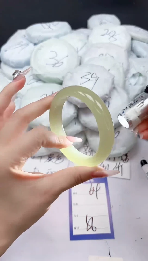 未镶嵌手镯石英质玉64/56