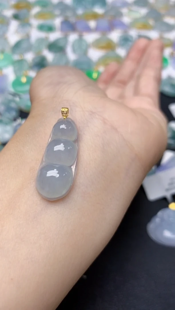 翡翠18K金镶嵌颈饰天然缅甸A货翡翠