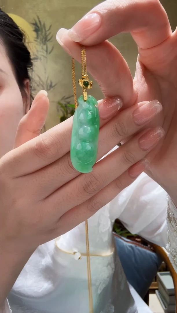 颈饰未镶嵌翡翠吊坠