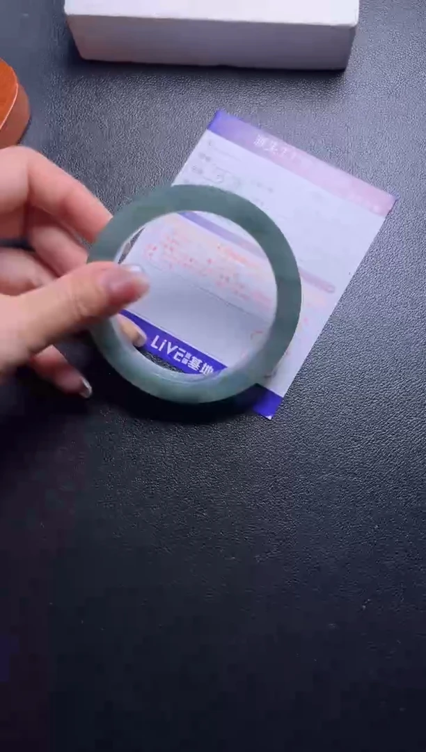 未镶嵌手镯定制翡翠小***果定制不退不换