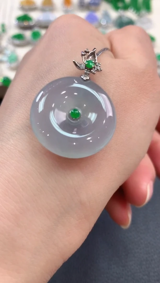 【闪购商品】翡翠吊坠(不含链)18K金镶嵌b37