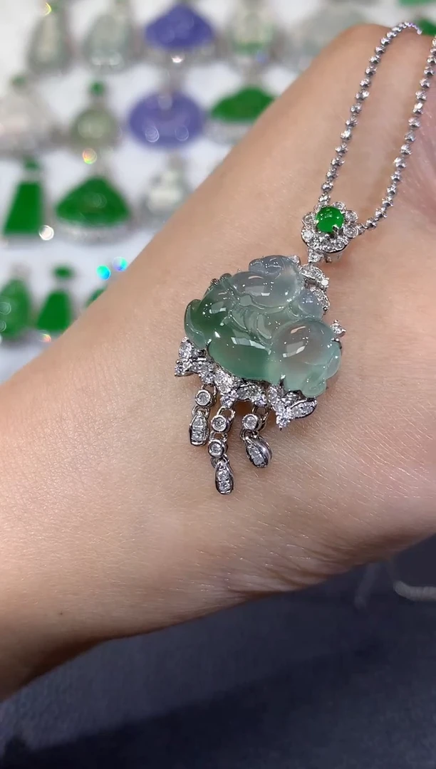 吊坠(不含链)18K金镶嵌翡翠C30