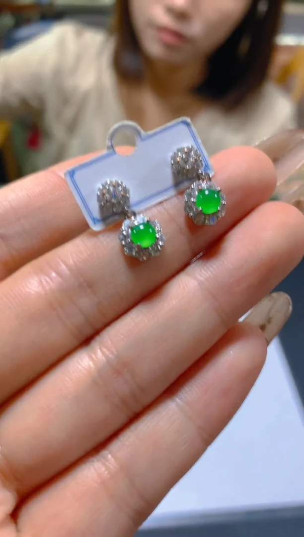 未镶嵌翡翠耳饰多样性发一