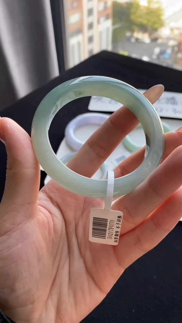 【闪购商品】翡翠手镯未镶嵌55.5圈~不退不换