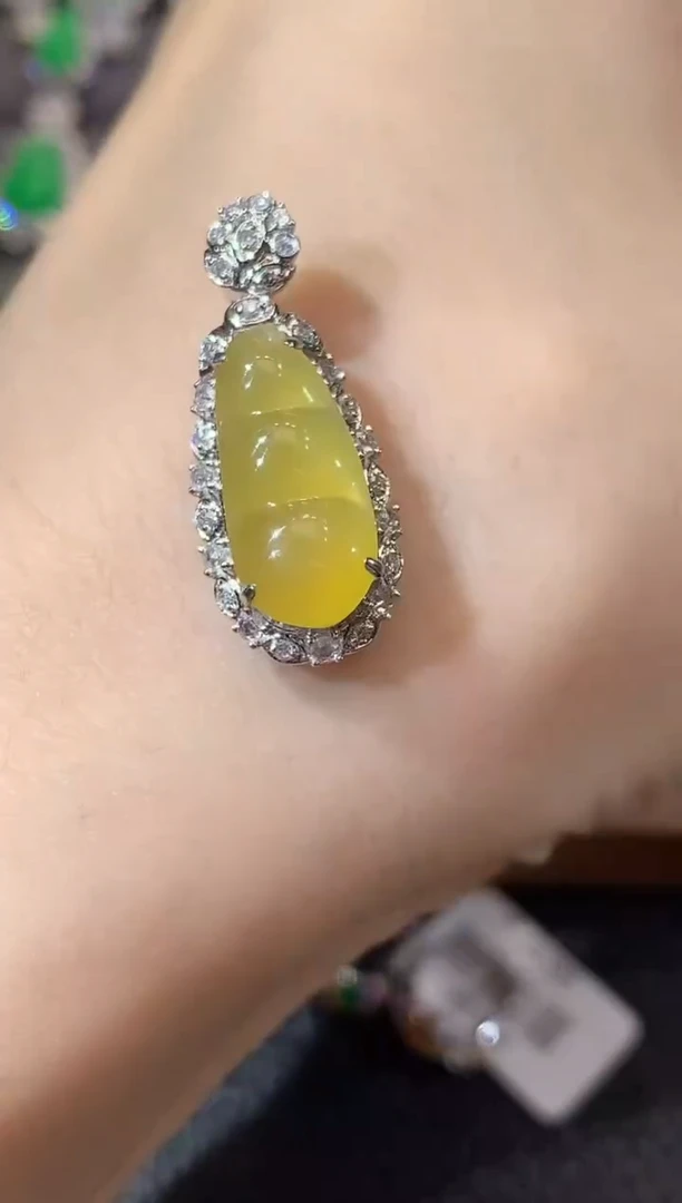 吊坠(不含链)18K金镶嵌翡翠C58