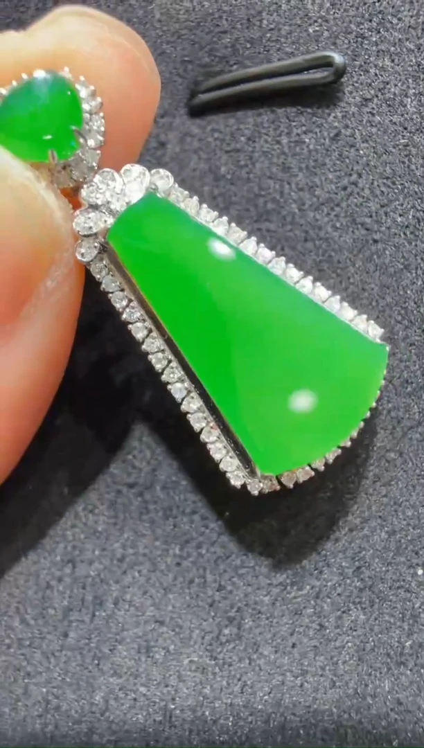 吊坠(不含链)18K金镶嵌翡翠多样性团购发一件