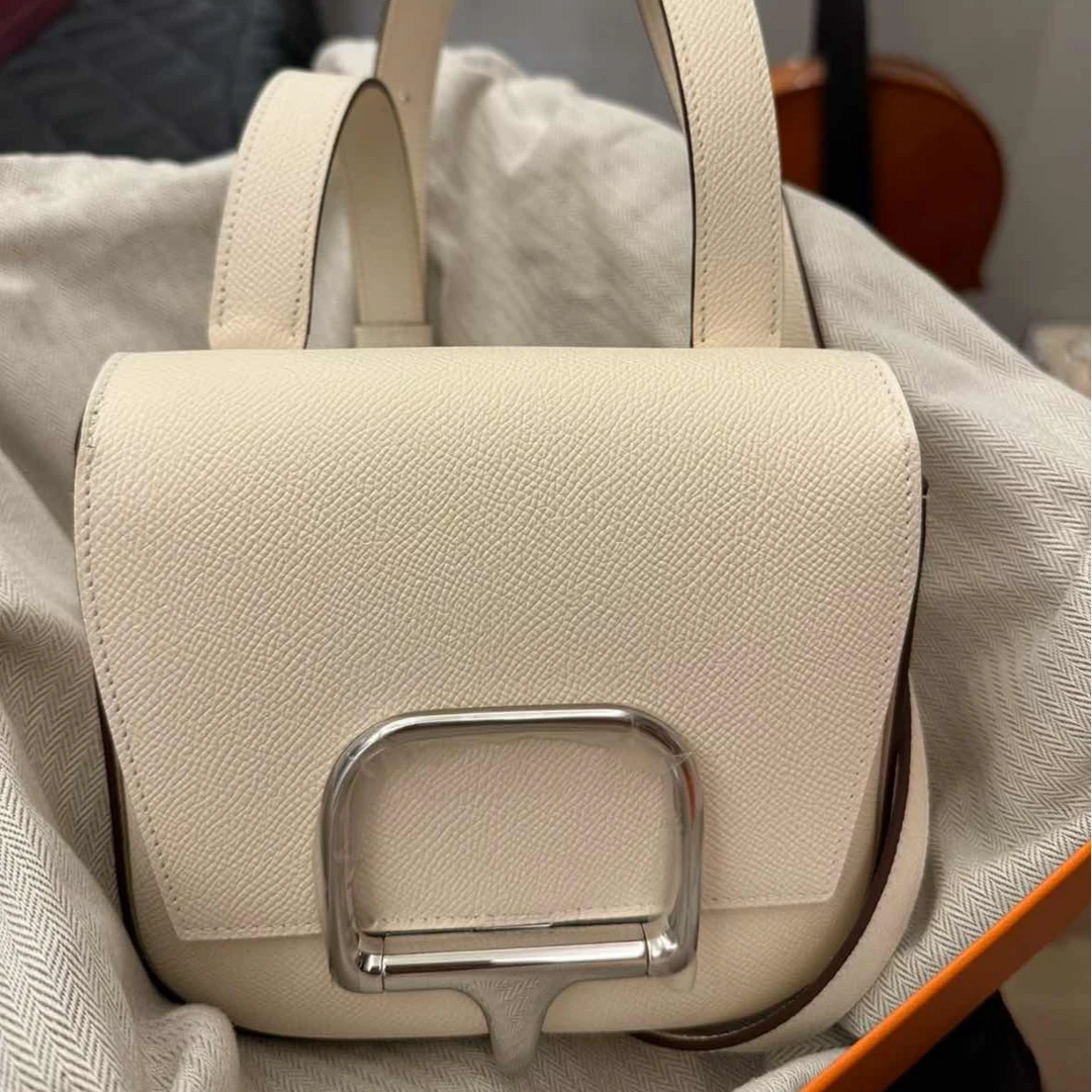 99新 Hermes/爱马仕 小花6珊 della mini 屁股包 奶油白 Ep皮 U刻