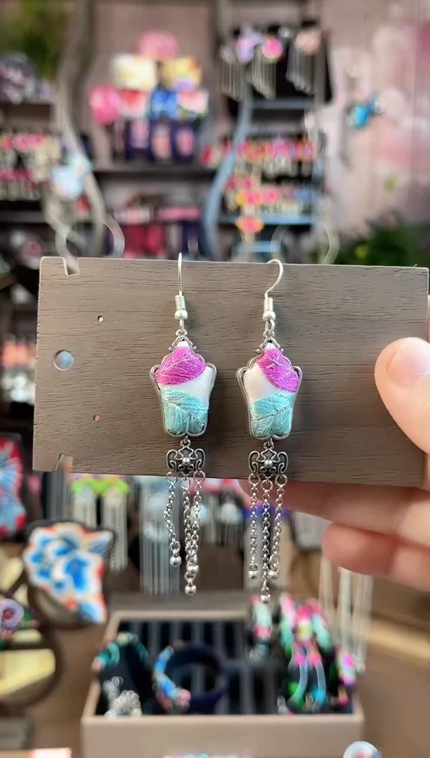 织绣民族风手工非遗老绣饰品636