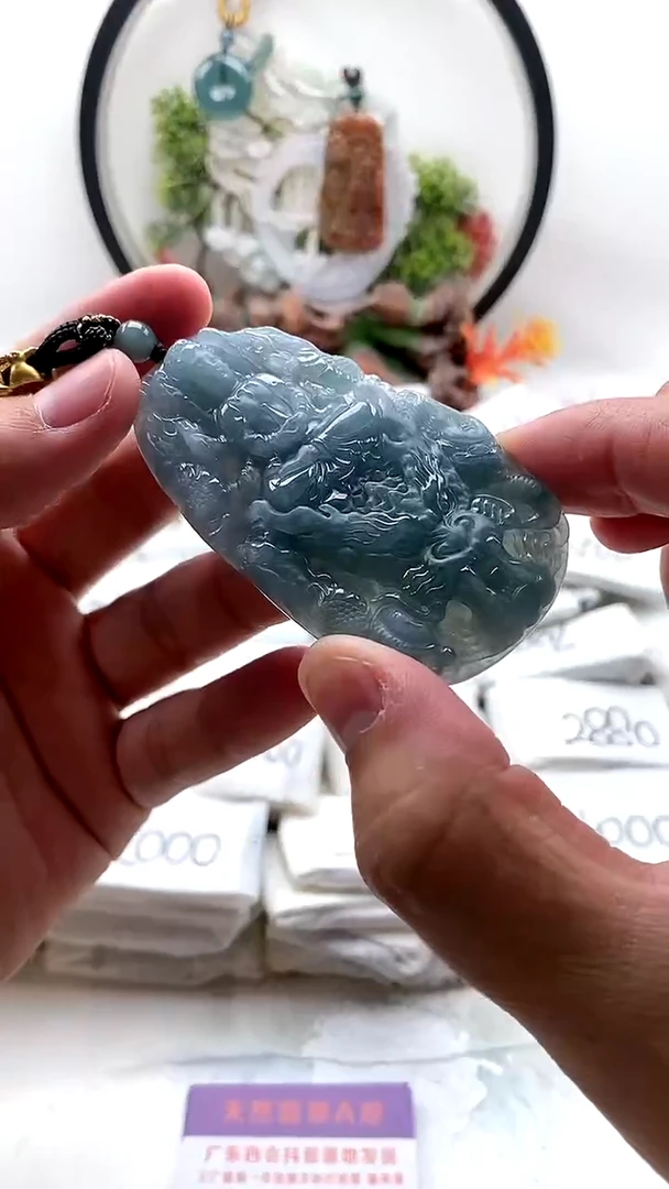 颈饰未镶嵌翡翠千手观音