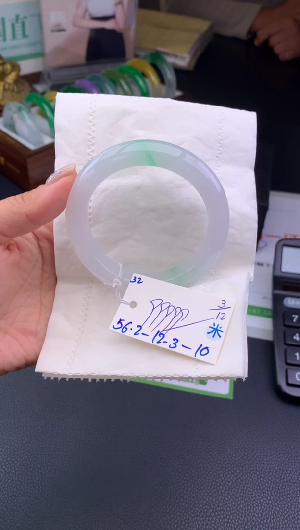 未镶嵌手镯翡翠假一赔三   手镯