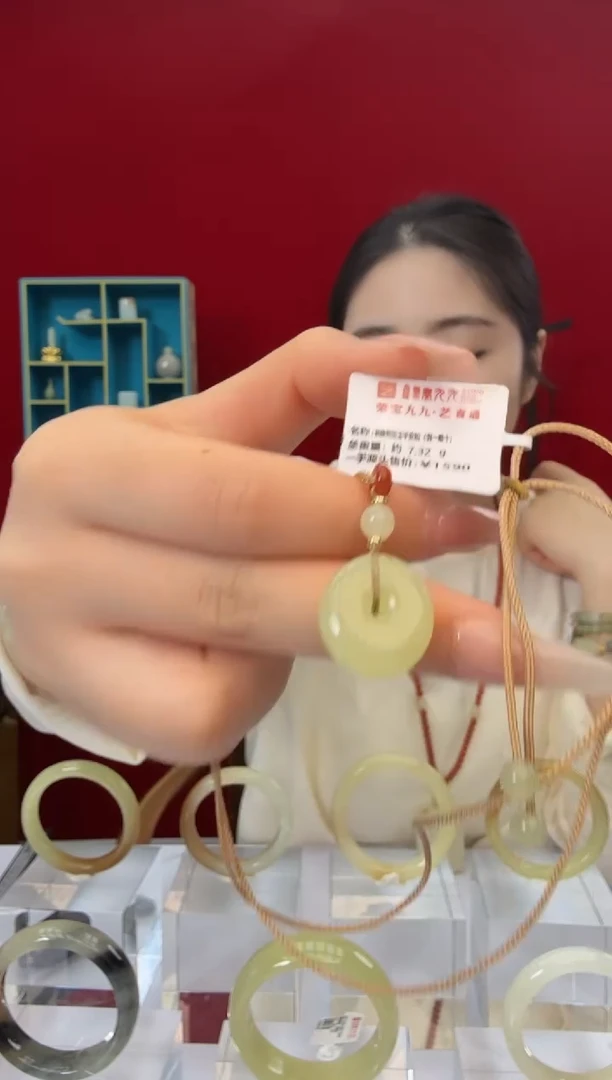 项链未镶嵌和田玉闪购甘黄平安扣项链
