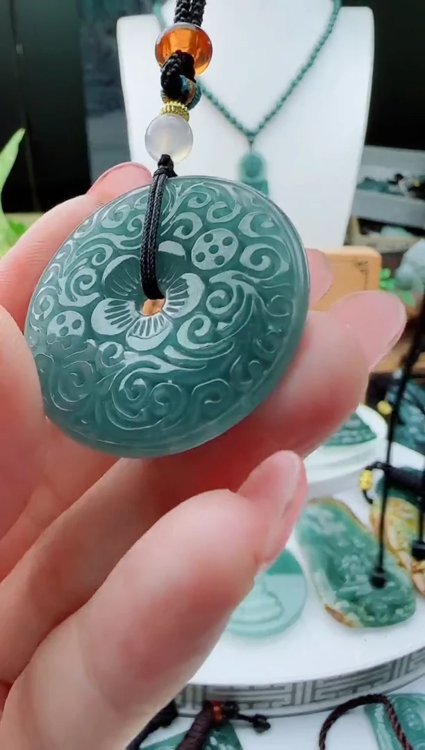 【闪购商品】翡翠颈饰未镶嵌多样性随机一件发货