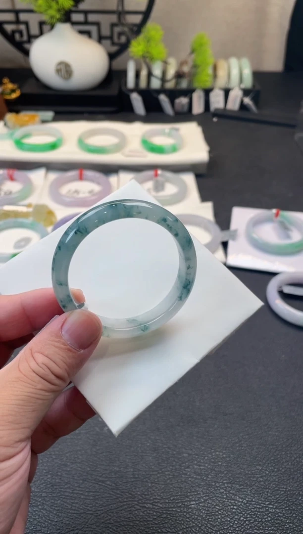 翡翠手镯未镶嵌51正圈