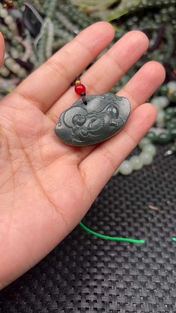颈饰未镶嵌和田玉1