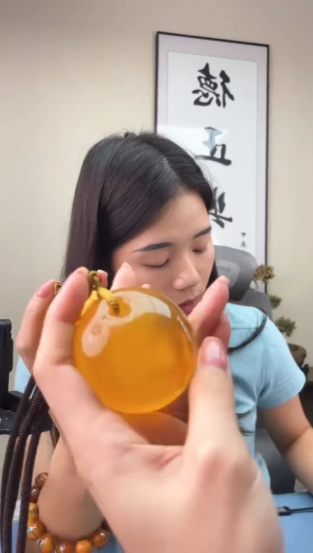 琥珀未镶嵌珠宝奇石T0假一罚十多样性发其一