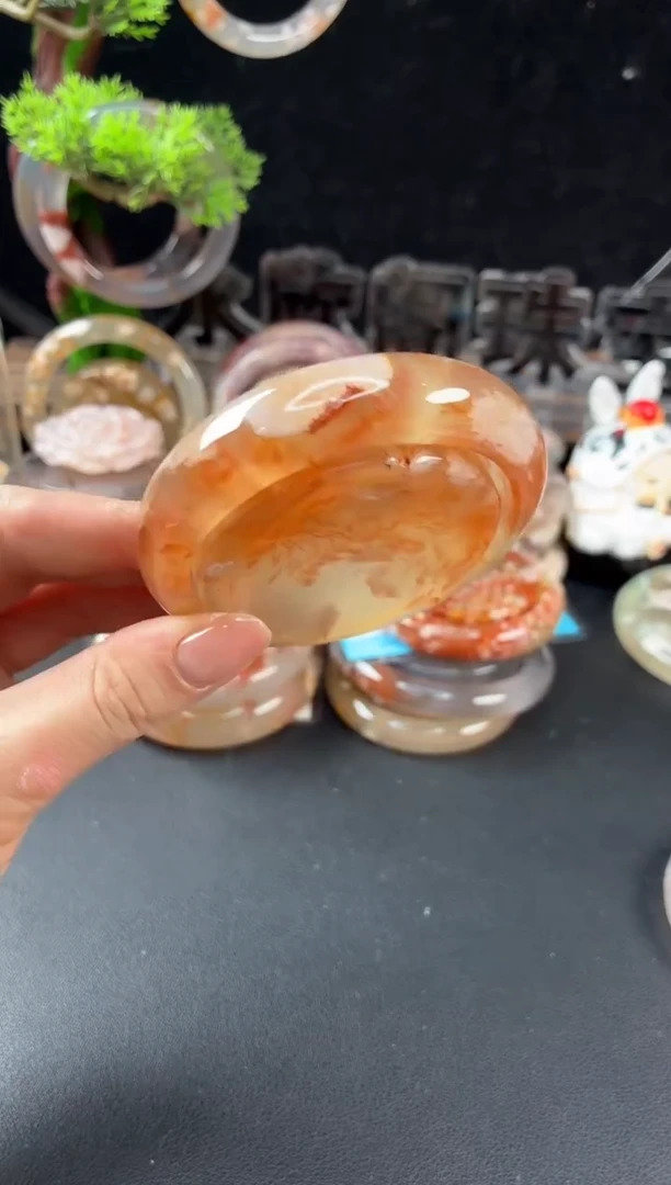 未镶嵌手镯（圆镯）石英质玉57