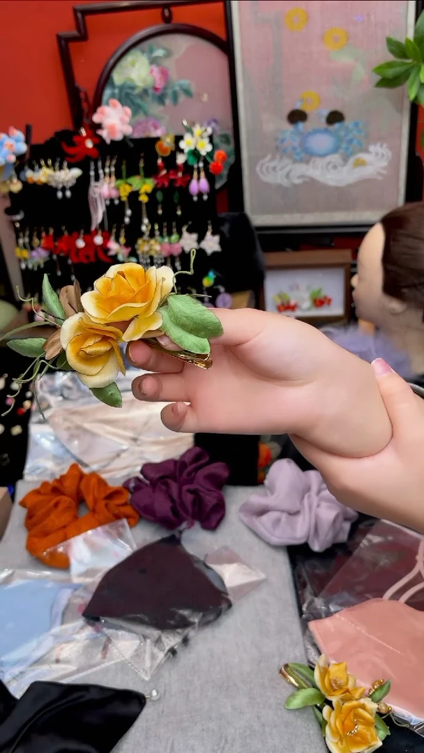 刺绣紫*非遗绒花苏绣饰品