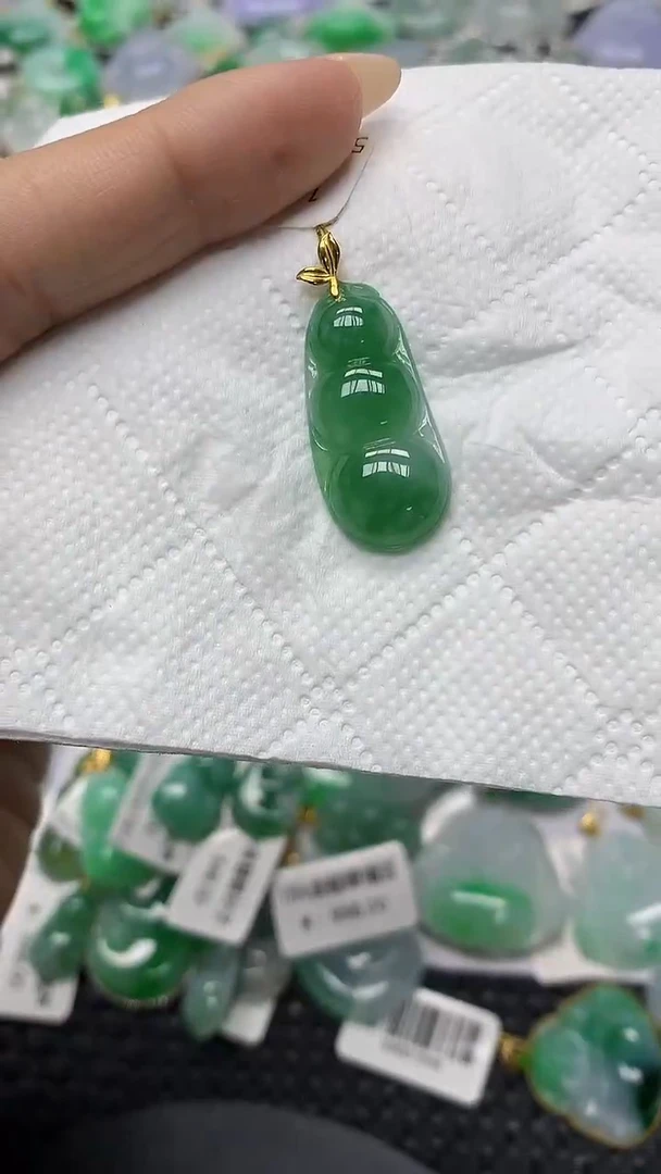 颈饰18K金镶嵌翡翠11111111111