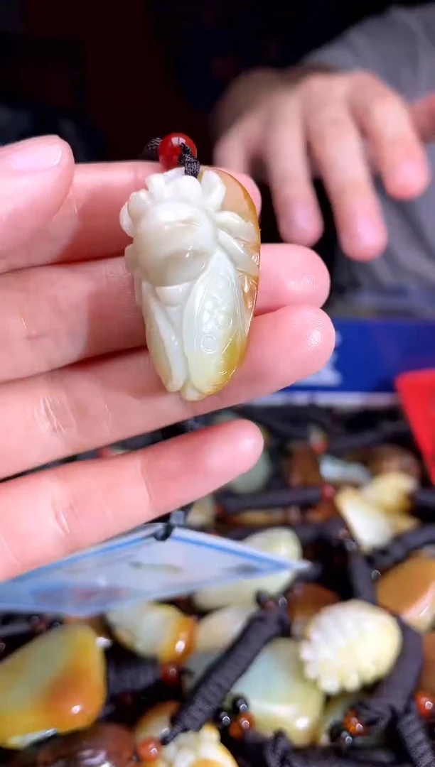 和田玉未镶嵌颈饰1