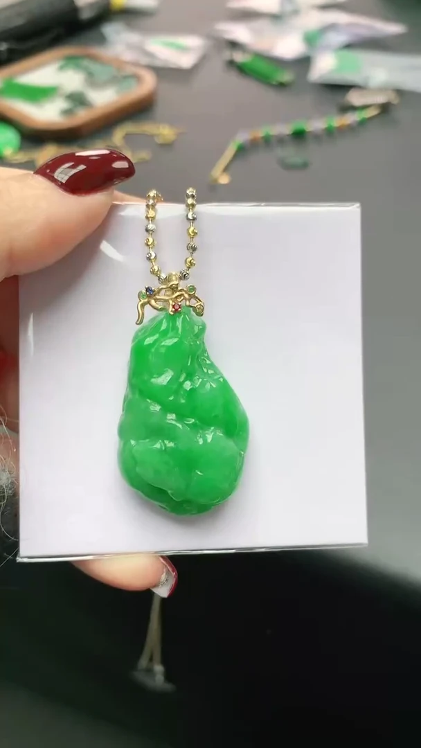 【闪购商品】翡翠颈饰18K金镶嵌赠礼盒证书