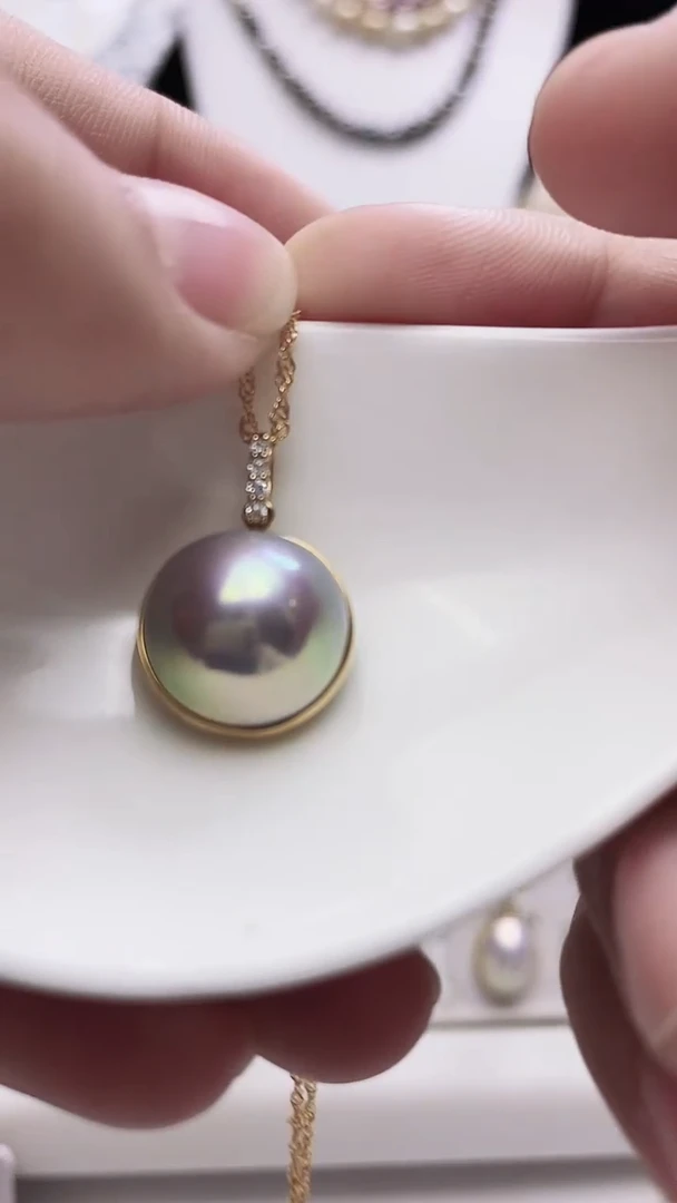 【闪购商品】拼合珍珠（马贝珠）颈饰18K金镶嵌海水马贝吊坠