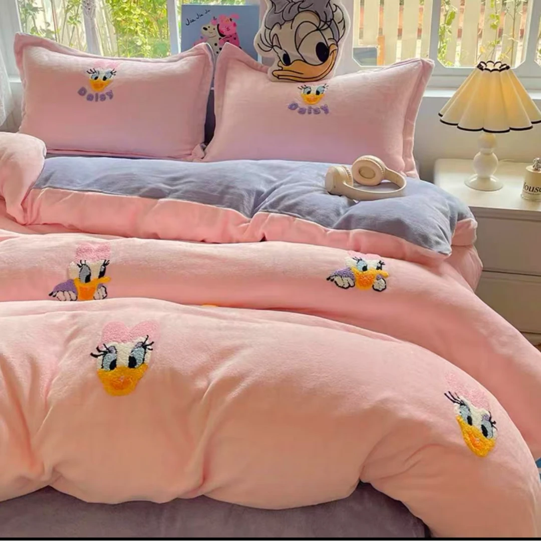 JN 9064 牛奶绒毛巾绣花四件套 黛西