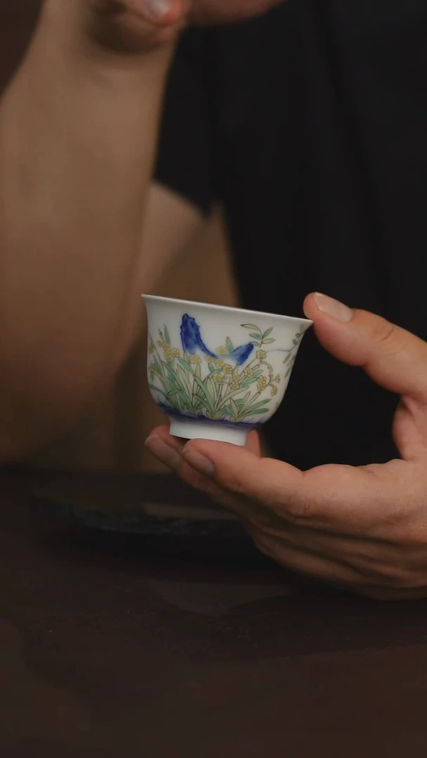 景德镇手绘斗彩花神杯1