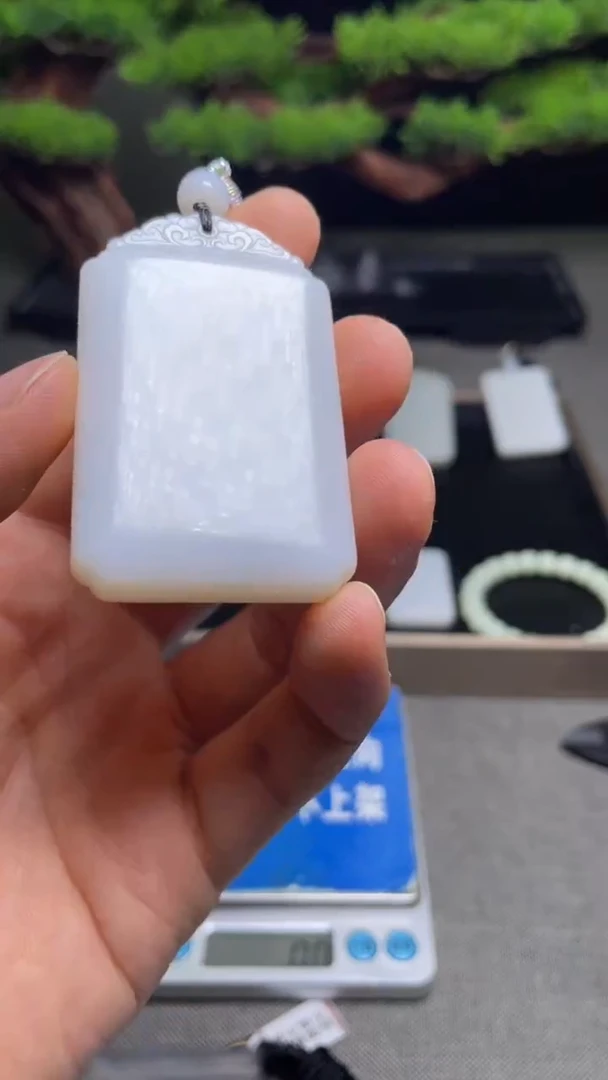 颈饰未镶嵌和田玉1