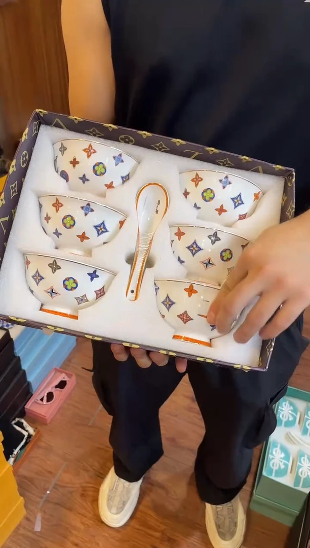 杯鸿辉家品牌瓷器，京东包邮！