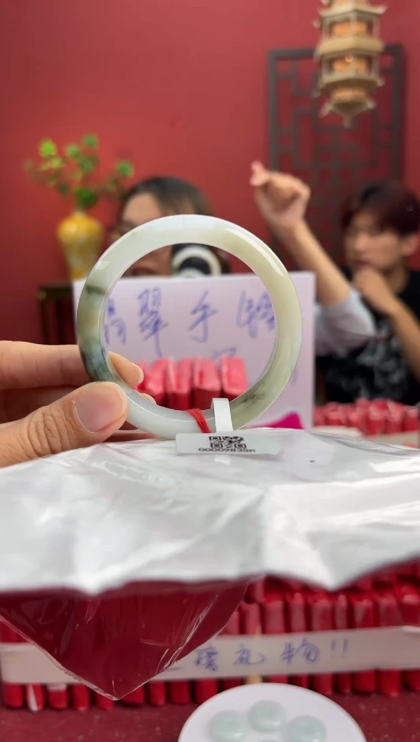 未镶嵌手镯翡翠翡翠手镯1
