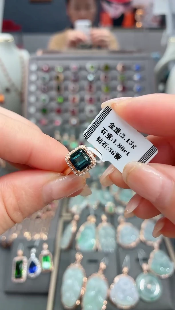 18K金镶嵌戒指碧玺1.86