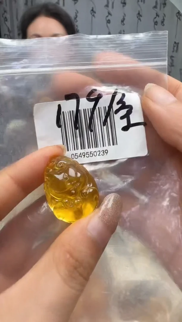 裸石琥珀未镶嵌如图