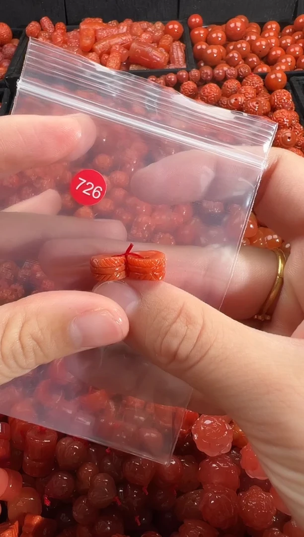 颈饰未镶嵌南红玛瑙1