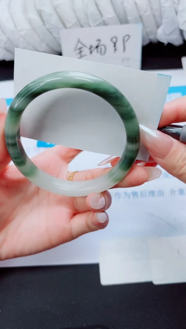 石英质玉手镯未镶嵌67/64