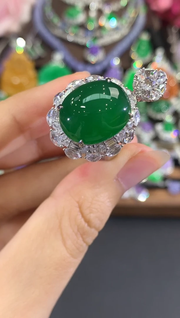 18K金镶嵌戒指翡翠?***下C11