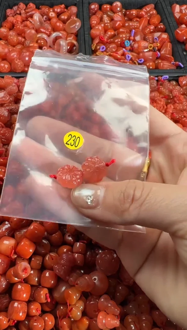 【闪购商品】南红玛瑙颈饰未镶嵌1