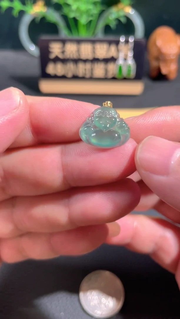 颈饰18K金镶嵌翡翠翡翠