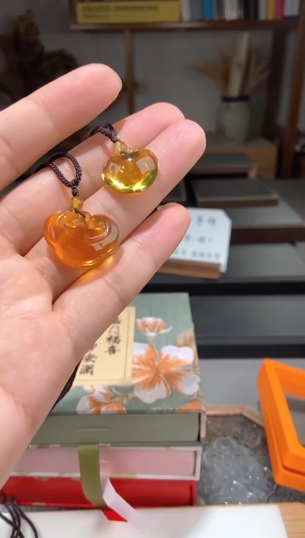 琥珀颈饰未镶嵌苹果+如意吊坠一对
