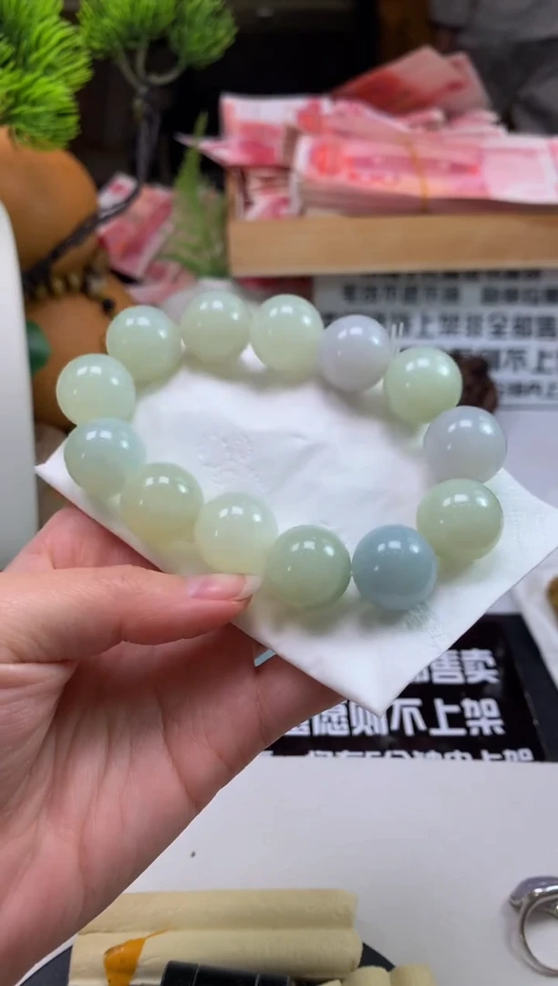 未镶嵌定制翡翠知**人-116586总价9800定金1000