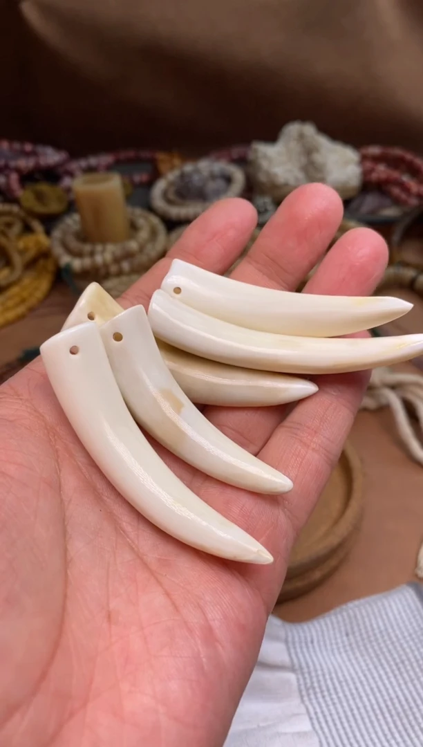 其他牛骨杂件393-牙牙吊坠-有裂