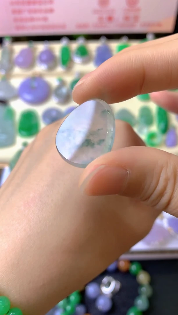 未镶嵌定制翡翠l**k裸玉（客户意向镶嵌）