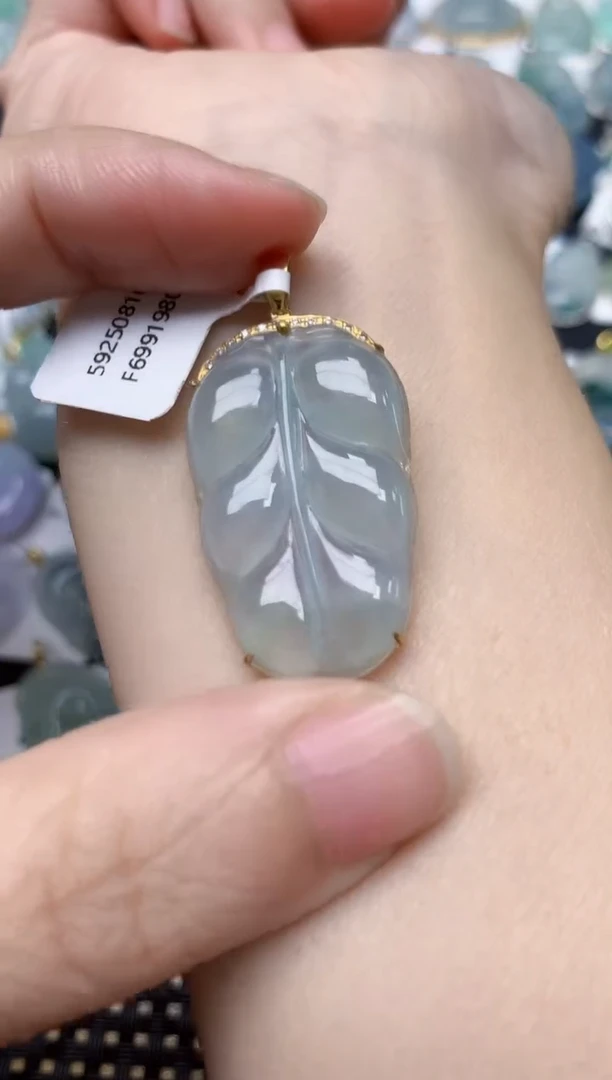 颈饰18K金镶嵌翡翠天然缅甸A货翡翠