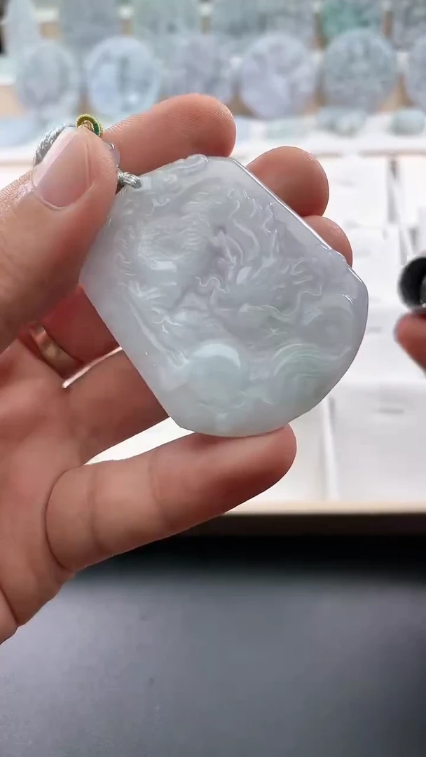 翡翠未镶嵌颈饰..../6/4/ 346