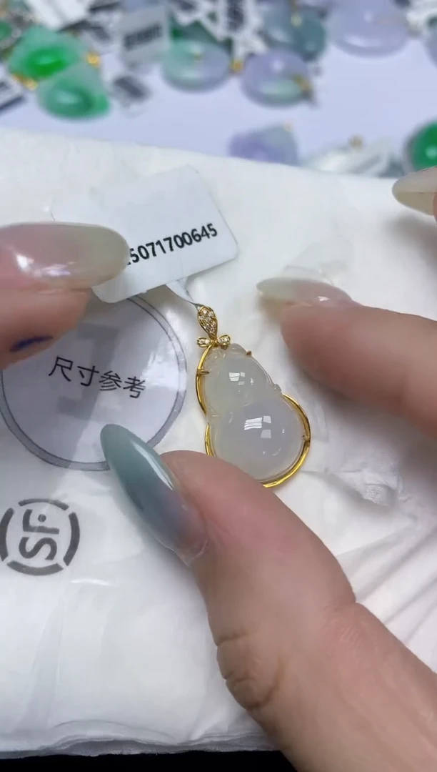 翡翠18K金镶嵌颈饰天然缅甸翡翠A货百元以上9元证书费自理