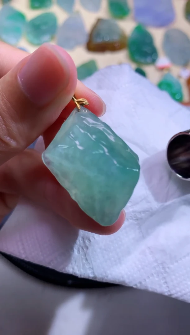 颈饰未镶嵌翡翠