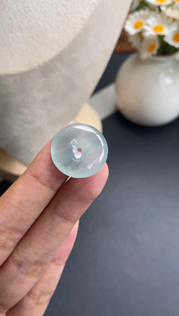 颈饰未镶嵌翡翠冰种平安扣