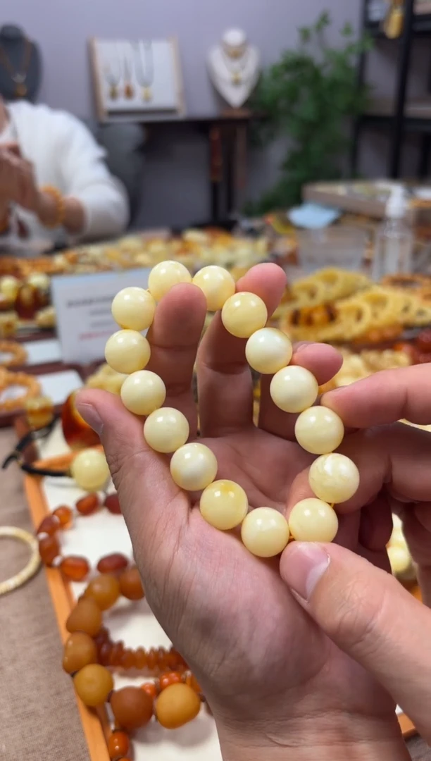 【闪购商品】蜜蜡裸石未镶嵌手串