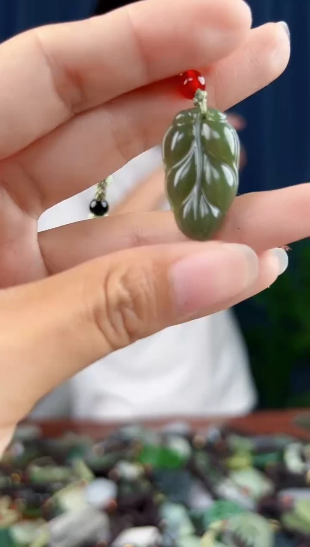 未镶嵌和田玉挂件拍一发一，