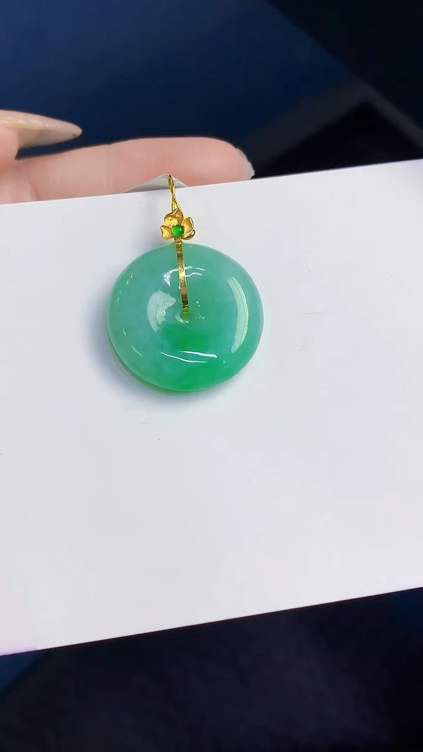 颈饰18K金镶嵌翡翠缅甸天然翡翠A货